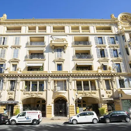 Balcon Vue Coulee Verte. Luxe Plein Coeur De Nice